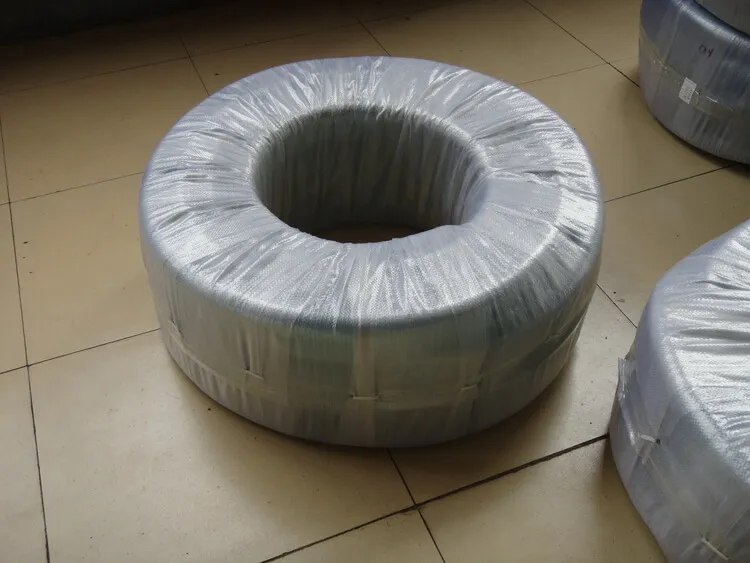Verpackung von PVC-Stahldrahtschlauch 